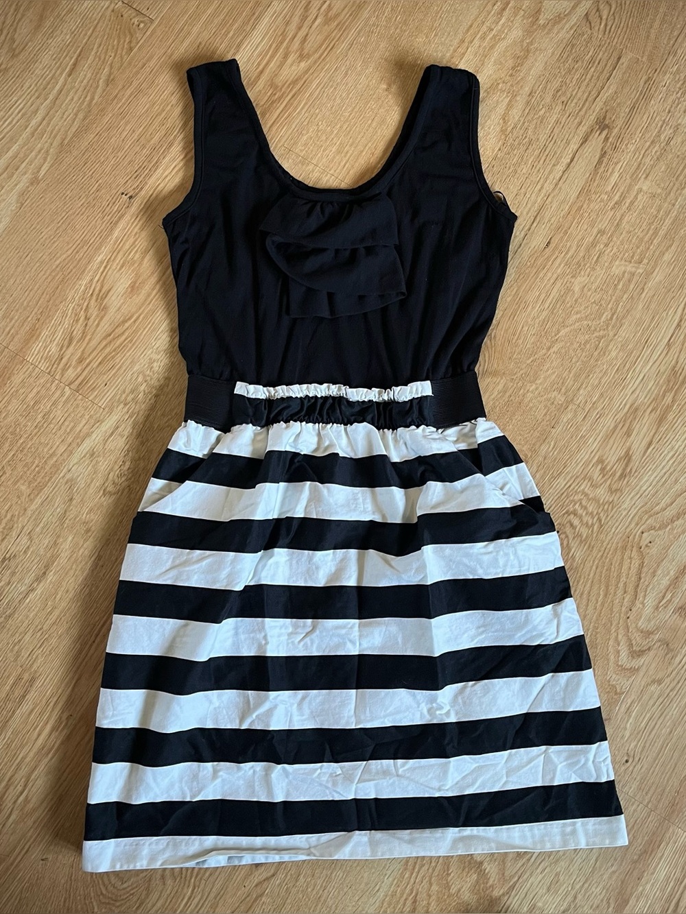 iZ Byer Women’s L Black and White Striped Fit&Flare Sleeveless Dress